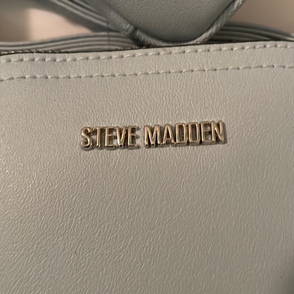 STEVE MADDEN 3pc Set Light Blue Crossbody Purse Earbud Case Scarf Keychain NEW - Picture 6 of 9